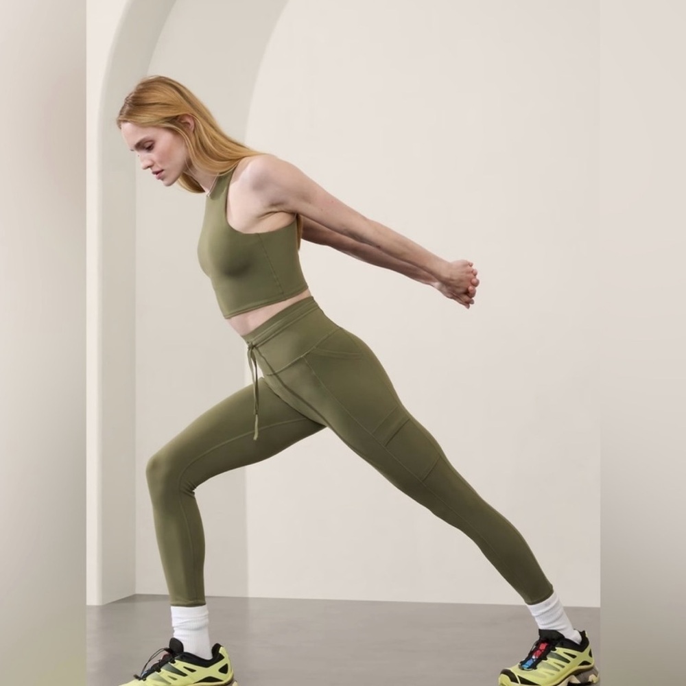 Athleta Salutation Cargo Tight Size Medium Color Olive Green